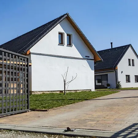 Dvorce * Stráž nad Nežárkou